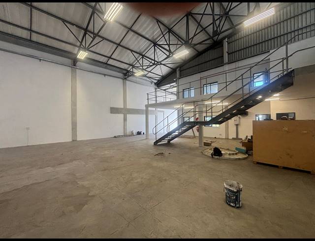 401M² WAREHOUSE TO LET IN AIRPORT INDUSTRIA